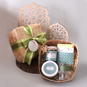 Rustic Raya Gift Box