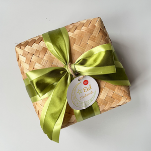 Rustic Raya Gift Box