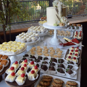 VALENTINE DESSERT TABLE