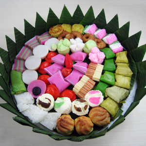 KUE TAMPAH